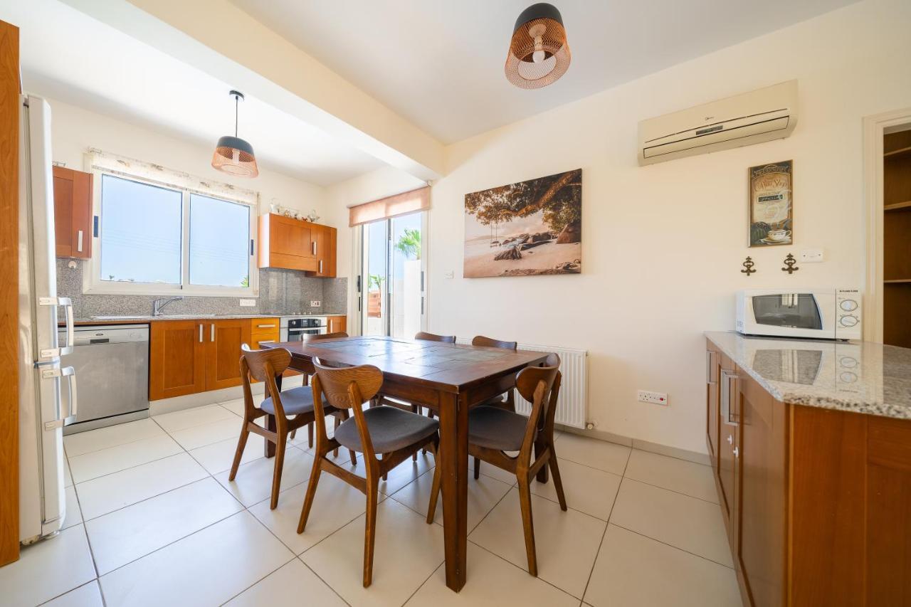 Atlantica 4 Bedroom Villa Near The Beach Protaras Ngoại thất bức ảnh