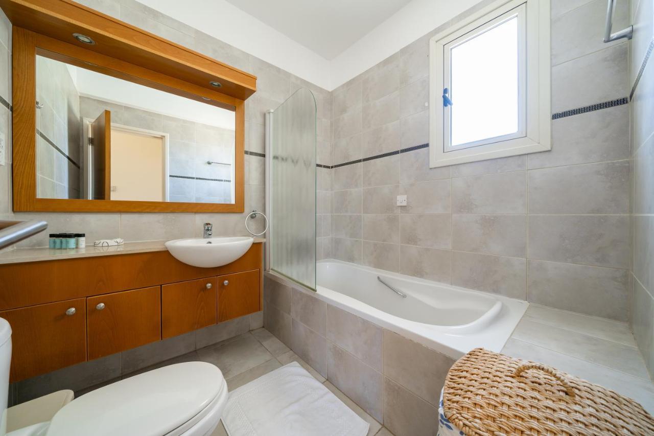Atlantica 4 Bedroom Villa Near The Beach Protaras Ngoại thất bức ảnh